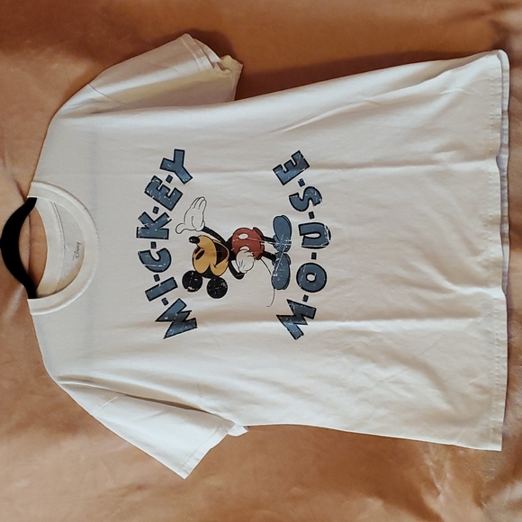Disney Tops 33 Hm Disney Mickey Mouse Graphic Tshirt Poshmark